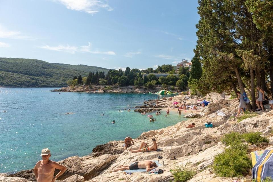 Apartment Noemi With A Direct Beach View Rabac Exterior photo