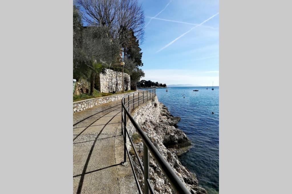 Apartment Noemi With A Direct Beach View Rabac Exterior photo